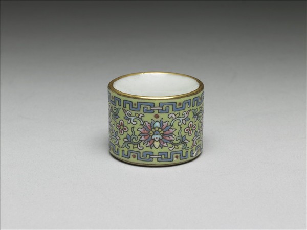 粉彩花卉紋扳指