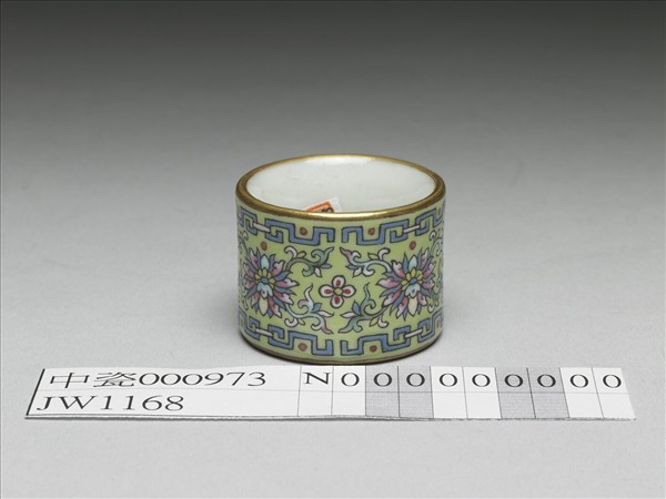 粉彩花卉紋扳指