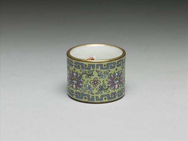 粉彩花卉紋扳指