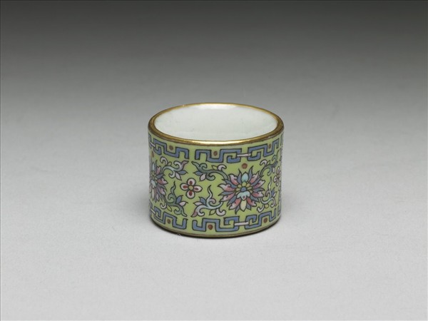 粉彩花卉紋扳指