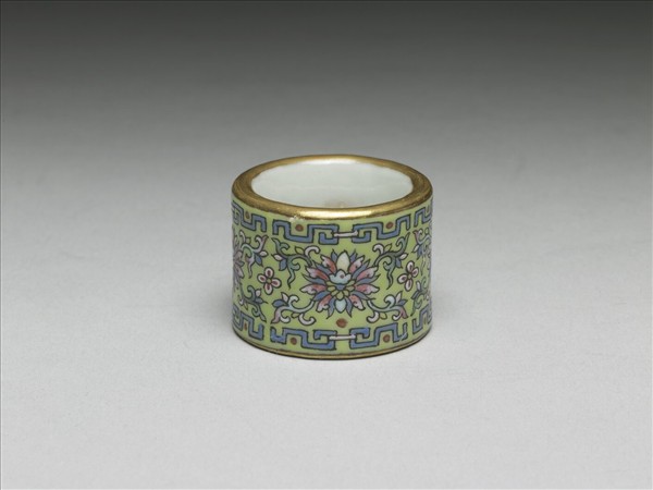粉彩花卉紋扳指