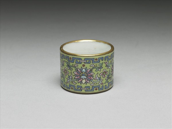 粉彩花卉紋扳指