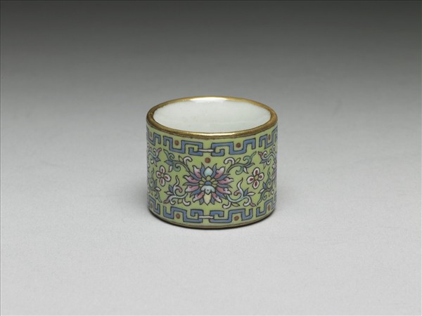 粉彩花卉紋扳指