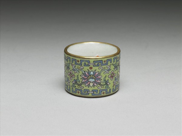 粉彩花卉紋扳指