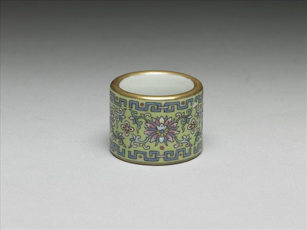 粉彩花卉紋扳指