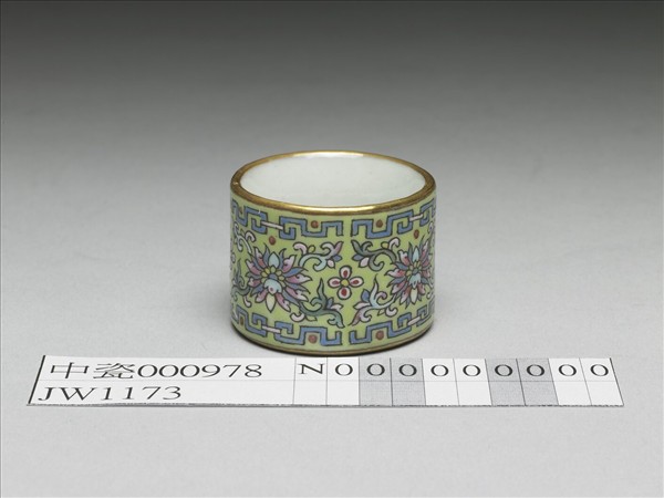 粉彩花卉紋扳指