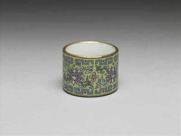 粉彩花卉紋扳指