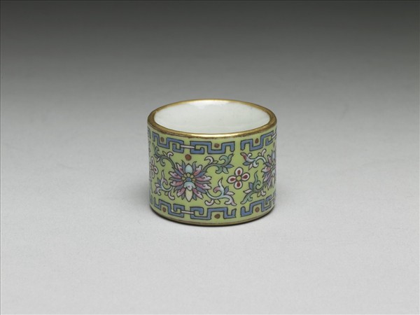 粉彩花卉紋扳指
