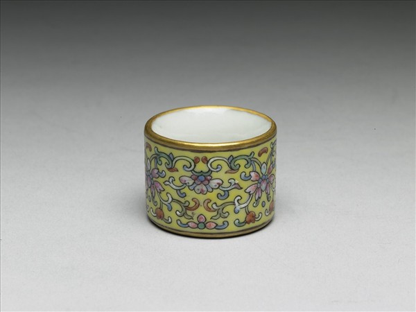 粉彩花卉紋扳指