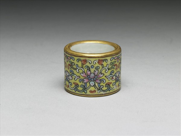 粉彩花卉紋扳指