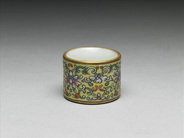 粉彩花卉紋扳指