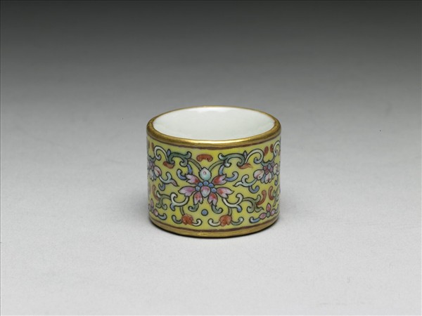 粉彩花卉紋扳指