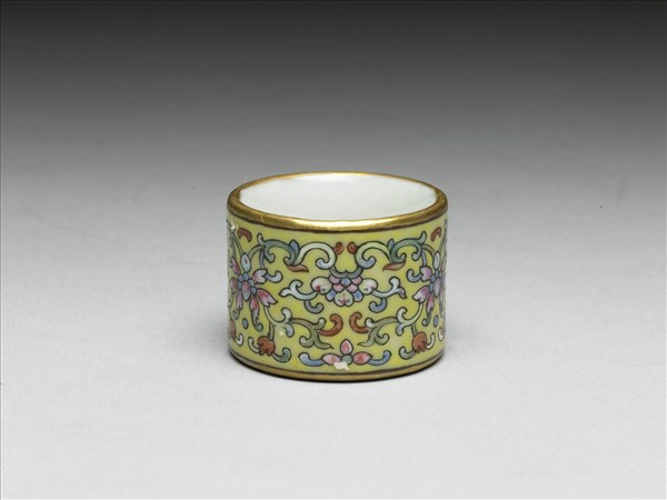 粉彩花卉紋扳指