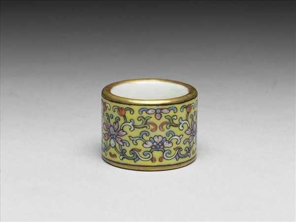 粉彩花卉紋扳指