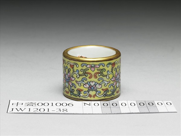 粉彩花卉紋扳指