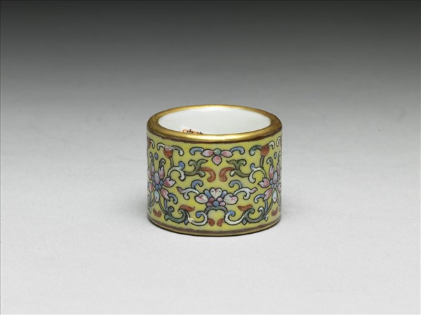 粉彩花卉紋扳指