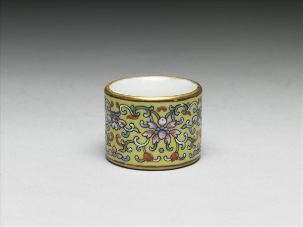 粉彩花卉紋扳指