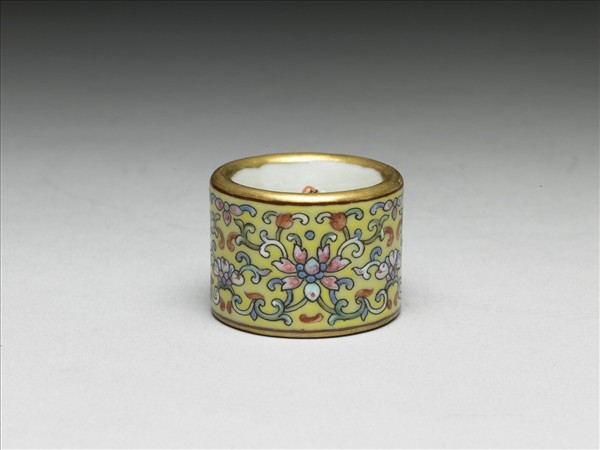 粉彩花卉紋扳指