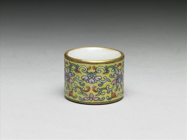 粉彩花卉紋扳指