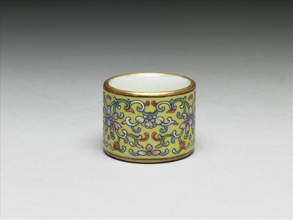 粉彩花卉紋扳指