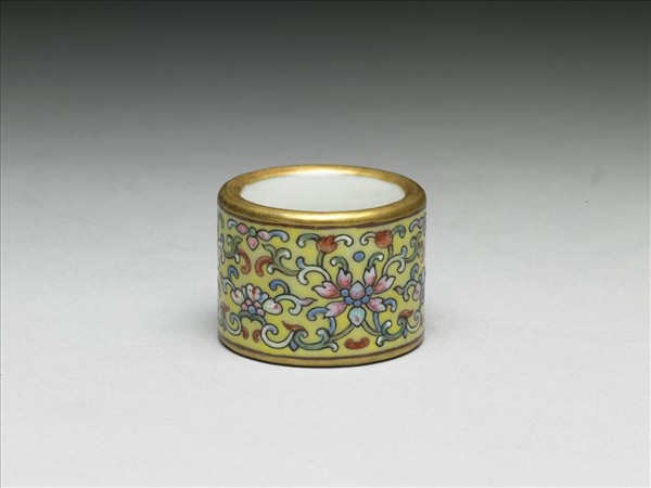 粉彩花卉紋扳指