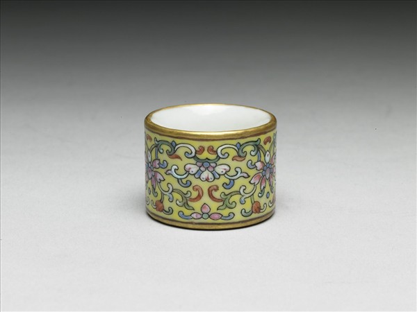 粉彩花卉紋扳指