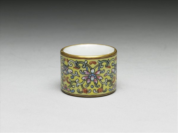 粉彩花卉紋扳指