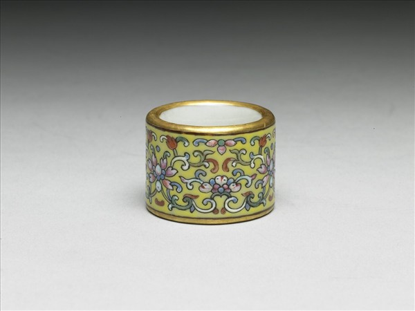 粉彩花卉紋扳指