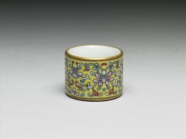 粉彩花卉紋扳指