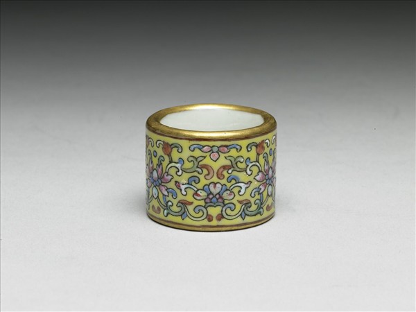 粉彩花卉紋扳指