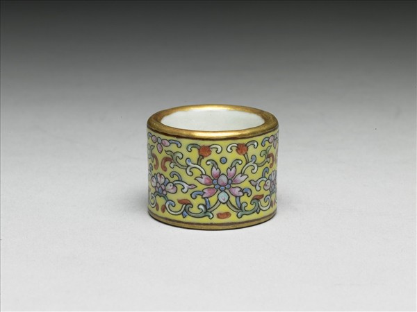 粉彩花卉紋扳指