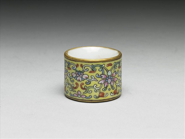 粉彩花卉紋扳指