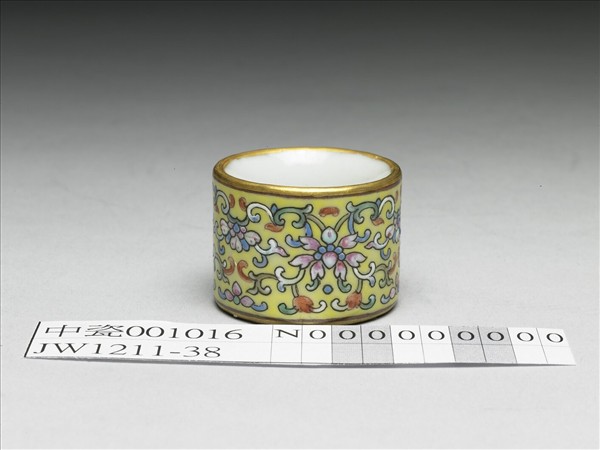 粉彩花卉紋扳指