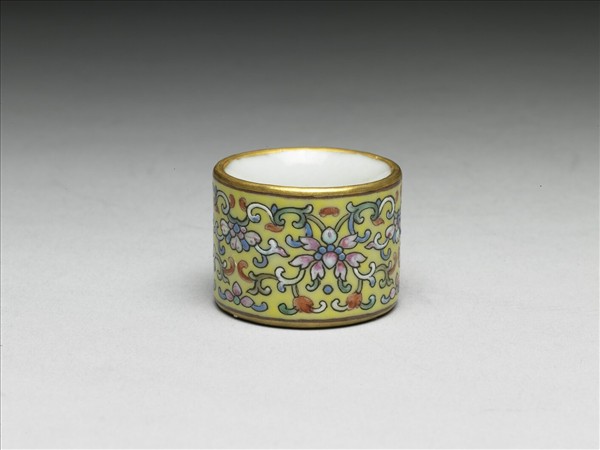 粉彩花卉紋扳指