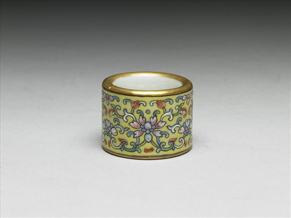 粉彩花卉紋扳指