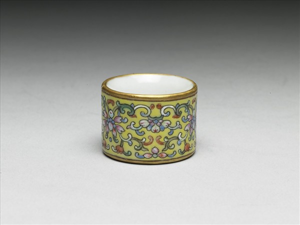 粉彩花卉紋扳指