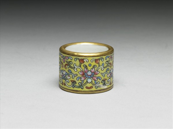 粉彩花卉紋扳指