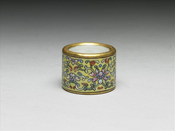 粉彩花卉紋扳指