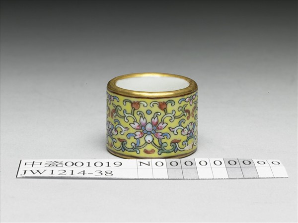 粉彩花卉紋扳指