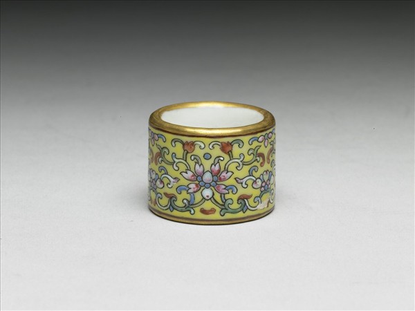 粉彩花卉紋扳指