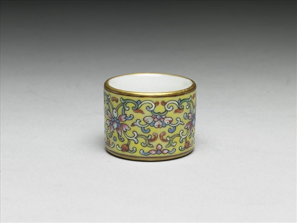 粉彩花卉紋扳指