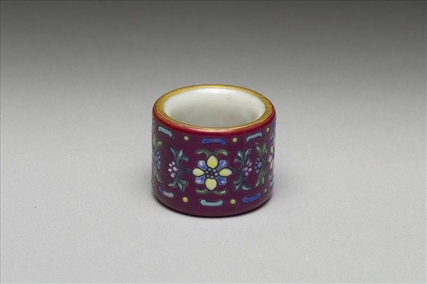 粉彩花卉紋扳指