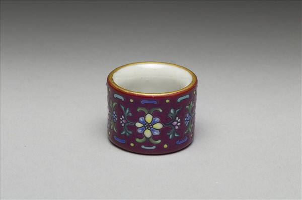 粉彩花卉紋扳指