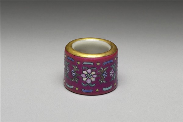 粉彩花卉紋扳指