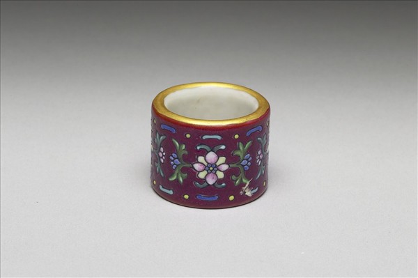 粉彩花卉紋扳指