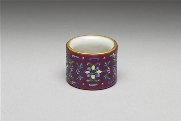 粉彩花卉紋扳指