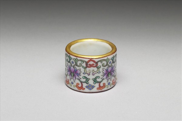 粉彩花卉紋扳指