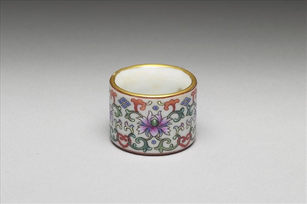 粉彩花卉紋扳指