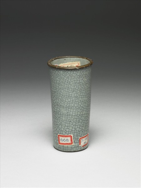 青瓷筆筒