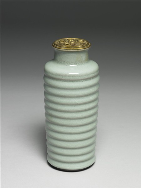 青瓷弦紋瓶